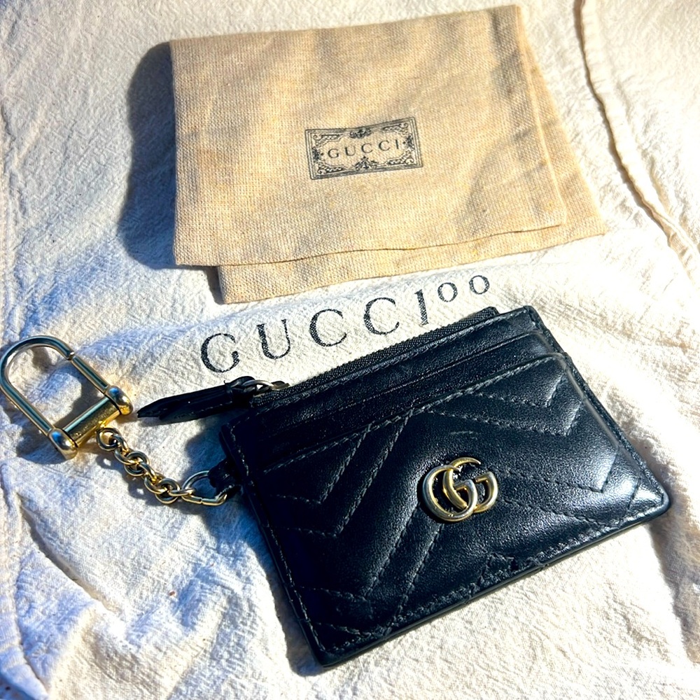 ✨✨ GUCCI KEYCHAIN WALLET✨✨